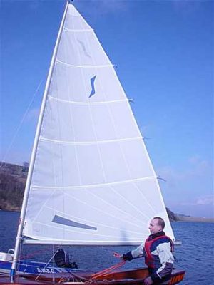 solo_dinghy_sail_jpg